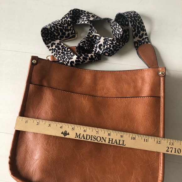 Leather HoBo Crossbody pocketbook/bag - Picture 4 of 5